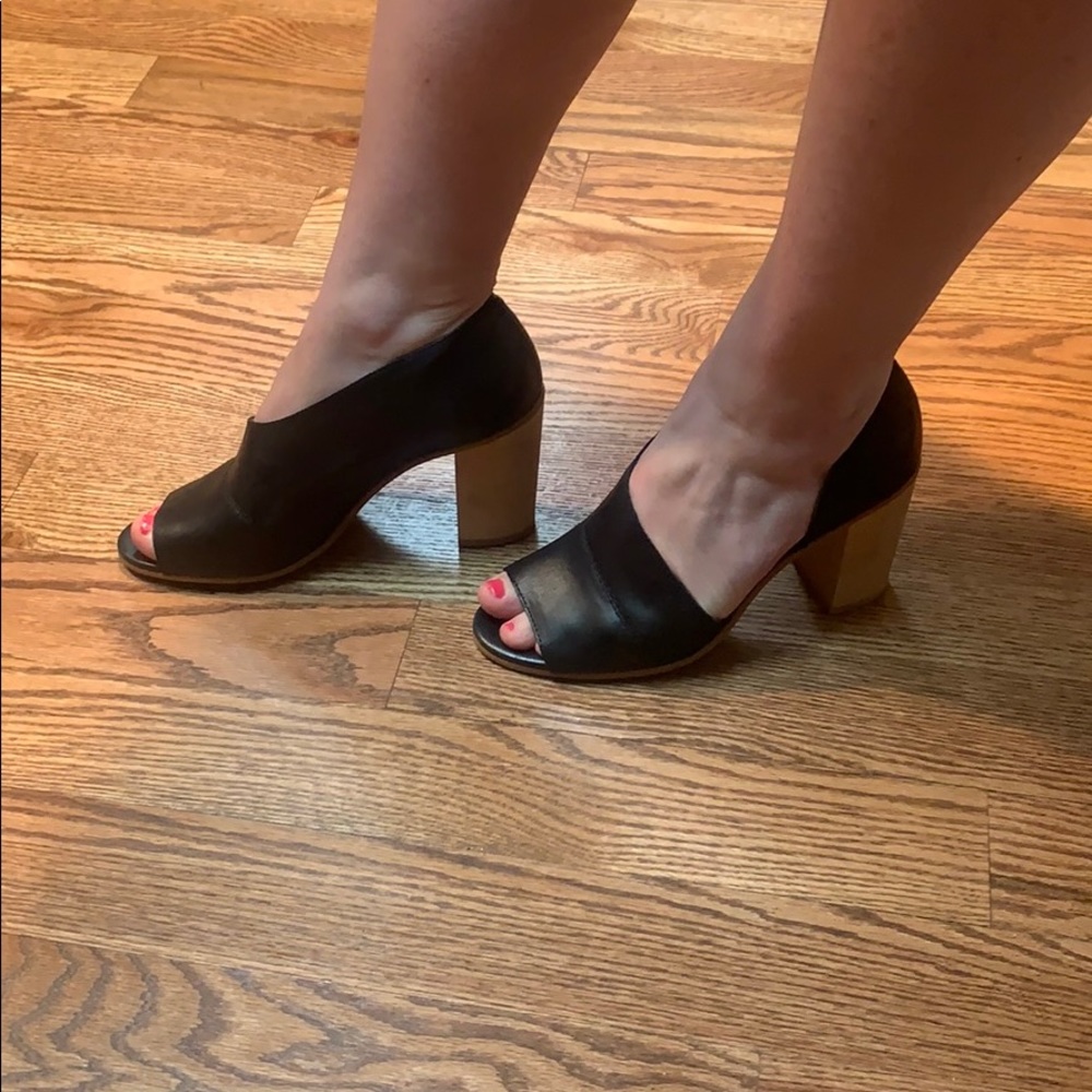 1 State black peep toe leather heals
